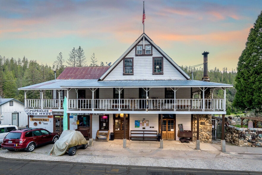 More Photos Of 15432 Washington Rd, Washington Storefront Retail Residential For Sale