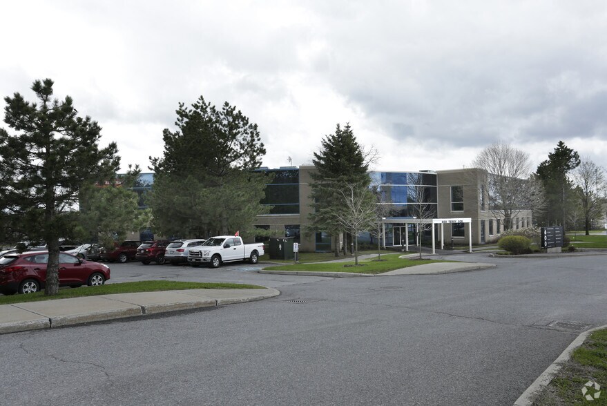 More Photos Of 600 Terry Fox Dr, Ottawa Office For Lease