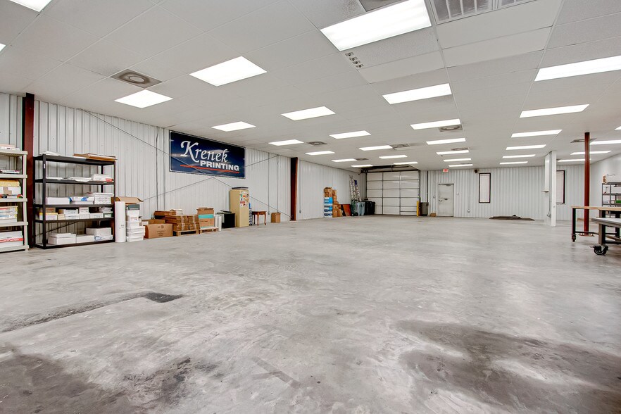 More Photos Of 7102 Glen Chase Ct, Houston Office For Sale