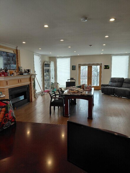 More Photos Of 422 Anderson Ave, Cliffside Park General Retail For Sale