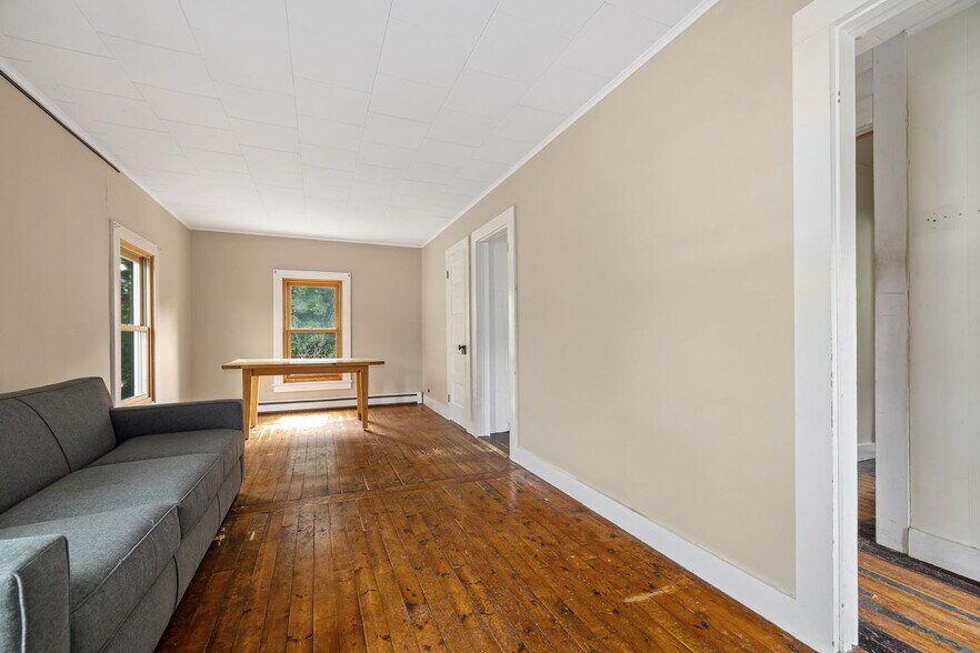 More Photos Of 1769 NY-73, Keene Valley Flex For Sale