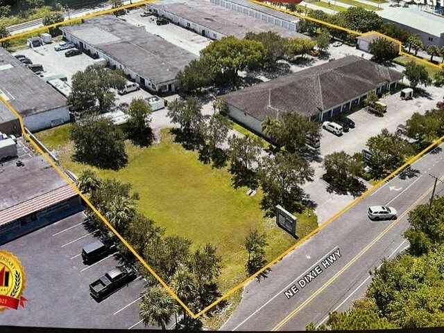 Primary Photo Of 50 NE Dixie Hwy, Stuart Warehouse For Lease