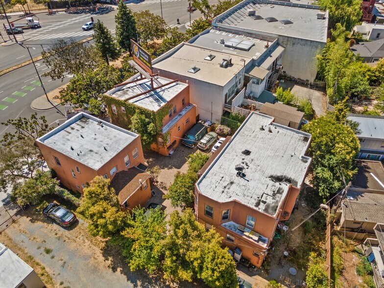 More Photos Of 2930-2932 Adeline St, Berkeley Apartments For Sale