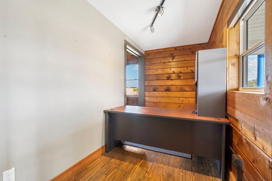 More Photos Of 771 E HWY 54, Camdenton Office For Sale