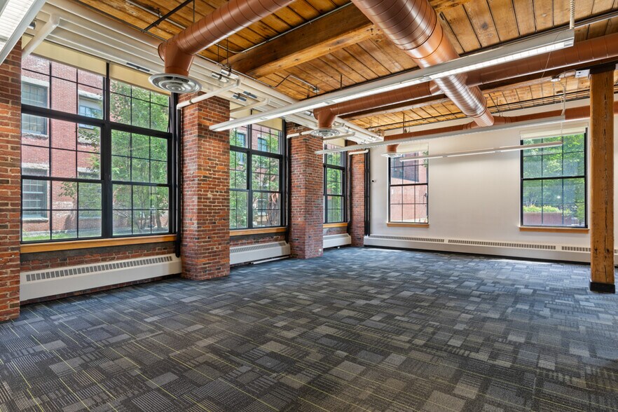 More Photos Of 140 Mill St, Lewiston Office Residential For Sale