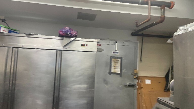 More Photos Of 3701 Lancaster Pike, Wilmington Restaurant For Sale