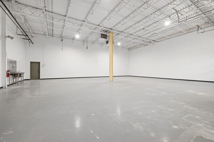 More Photos Of 190 N Bagdad Rd, Leander Unknown For Lease