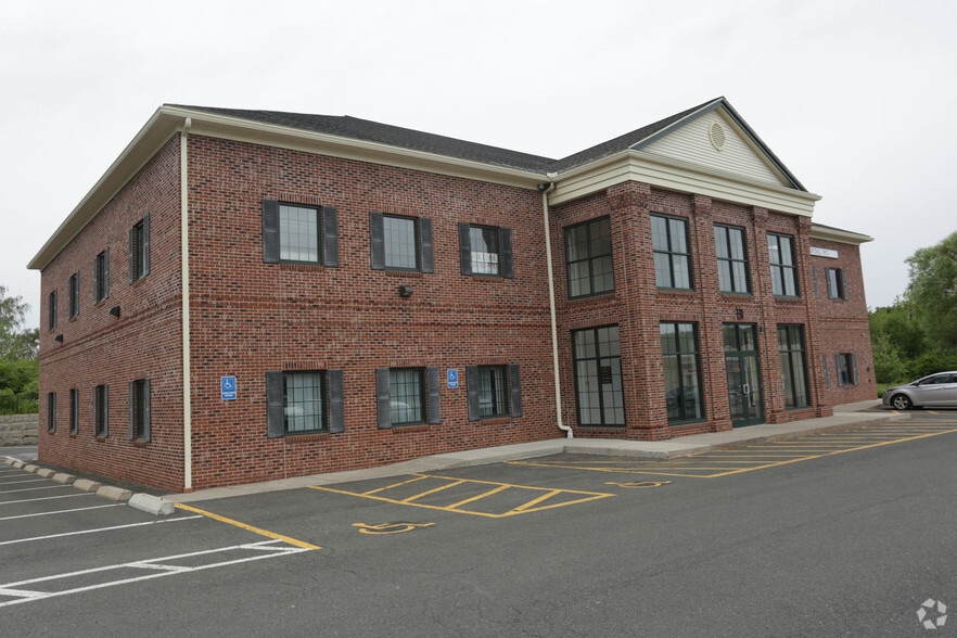 More Photos Of 131 N Main St, Belchertown Medical For Lease