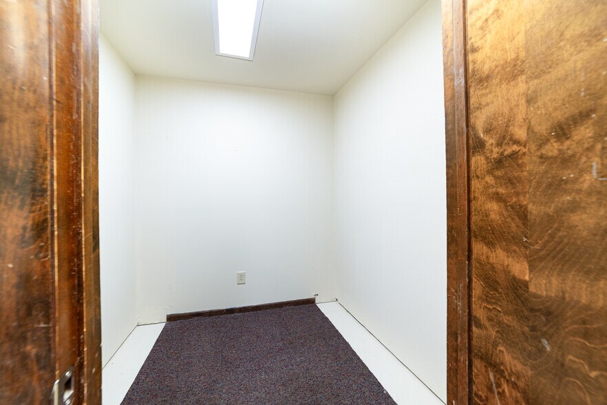 More Photos Of 3150 Hallmark Ct, Saginaw Medical For Sale