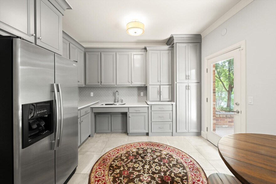 More Photos Of 2224 Bridgeview Blvd, Edmond Office For Sale
