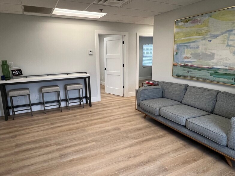 More Photos Of 3010 S 3rd St, Jacksonville Beach Office For Lease