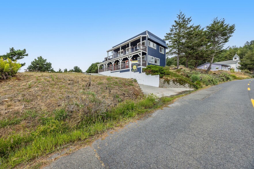 More Photos Of 129 Lower Pacific Dr, Whitethorn General Retail For Sale