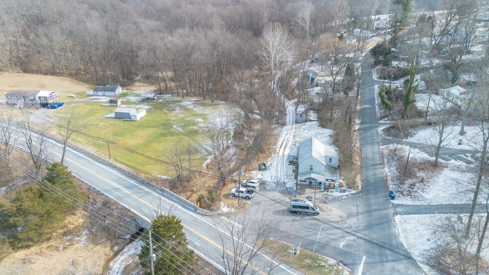 More Photos Of 3737 Lawson Rd, Ijamsville Storefront Retail Residential For Sale