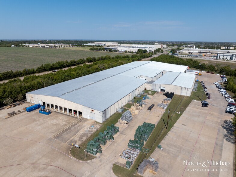 More Photos Of 2020 Industrial Blvd, Rockwall Warehouse For Lease