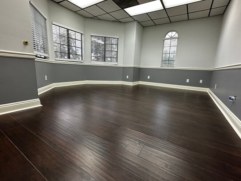 More Photos Of 370 W Grand Blvd, Corona Office For Lease