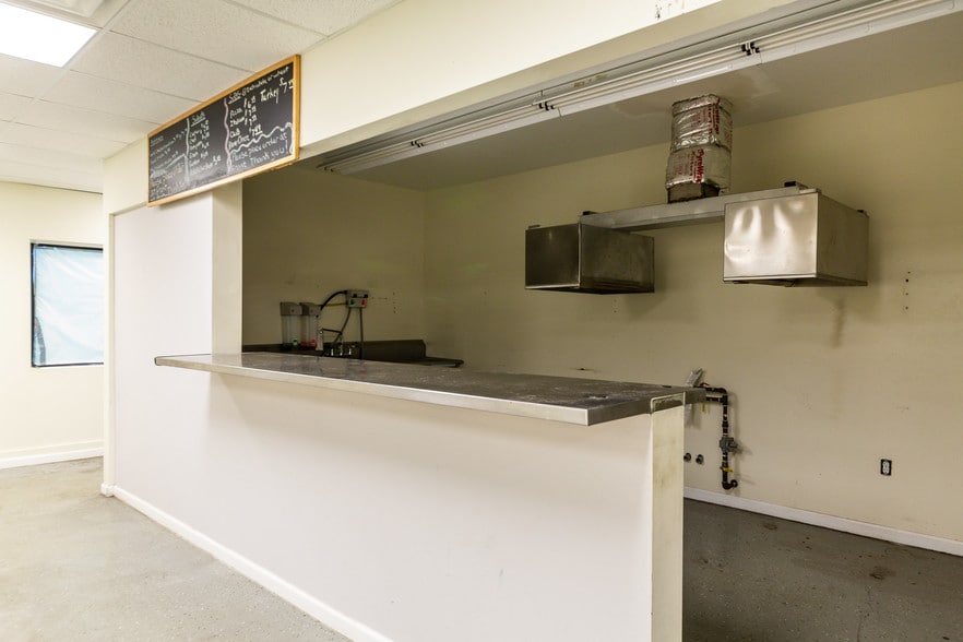 More Photos Of 11485 N Territorial Rd, Dexter Freestanding For Sale