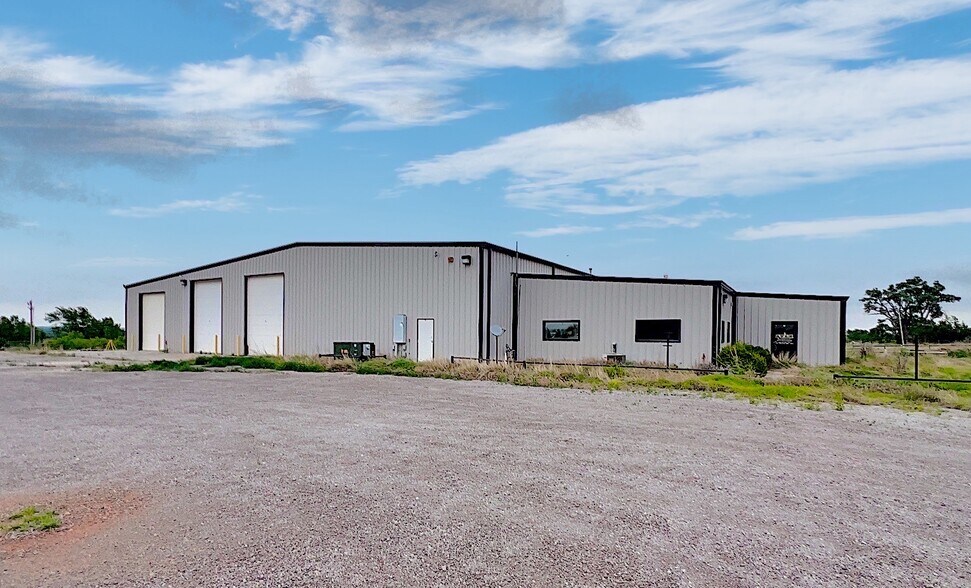 Primary Photo Of 502 NW Highway 270, Woodward Industrial For Sale