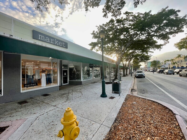 More Photos Of 5800-5840 Sunset Dr, South Miami Unknown For Lease