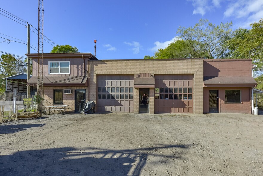 More Photos Of 77 N Market St, Nanticoke Distribution For Lease