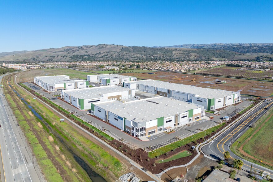 More Photos Of Half Rd, Morgan Hill Unknown For Lease