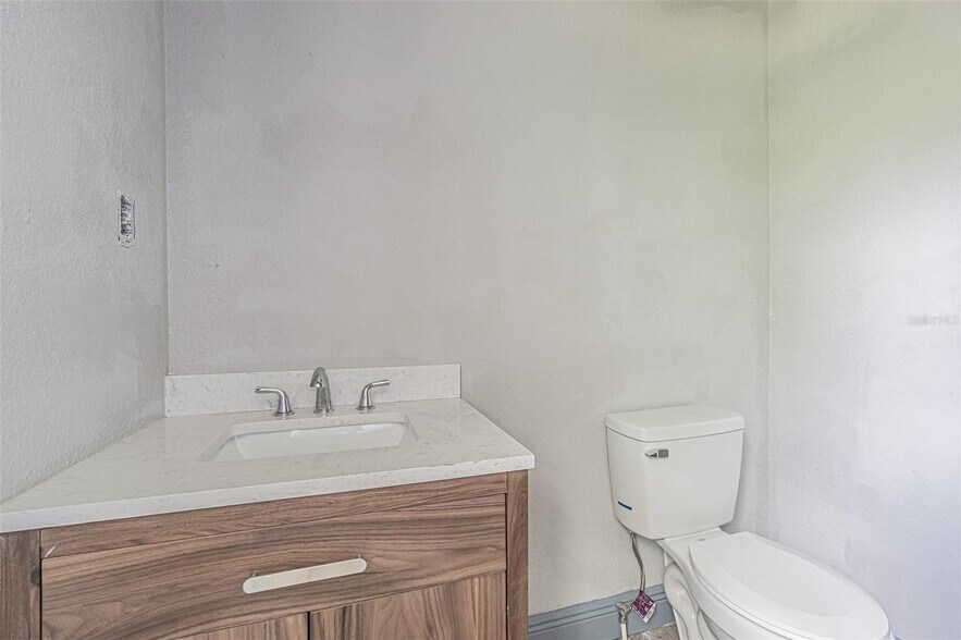 More Photos Of 4623-4625 Land O Lakes Blvd, Land O' Lakes Freestanding For Sale
