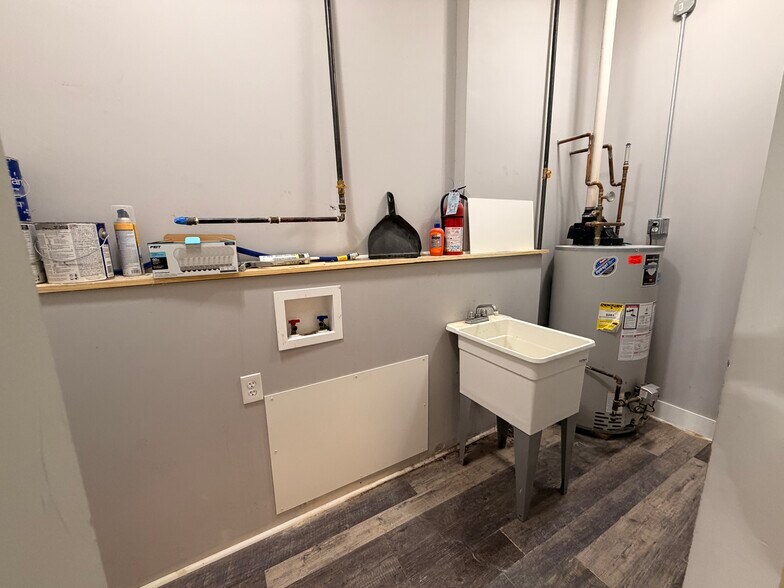 More Photos Of 417-435 Ridge Rd, Munster Unknown For Lease