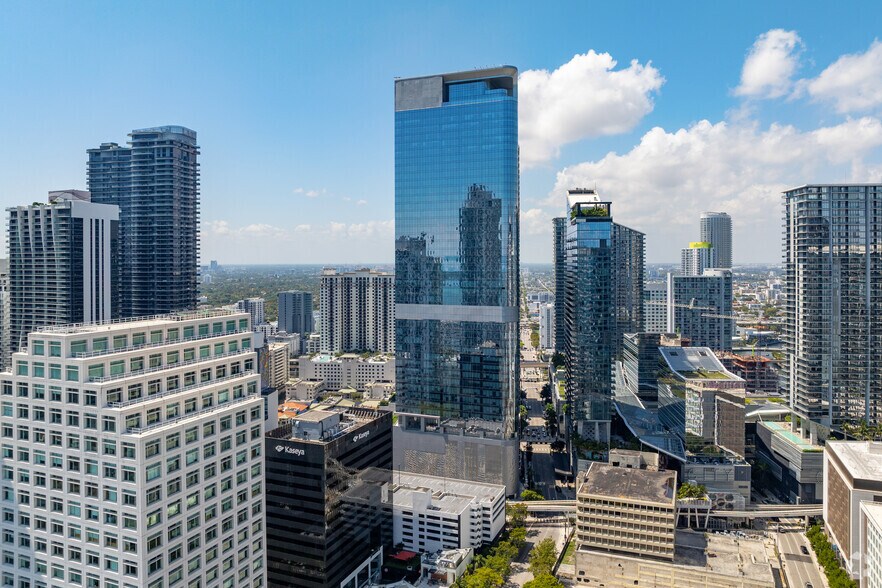 More Photos Of 830 Brickell Plz, Miami Office For Sale