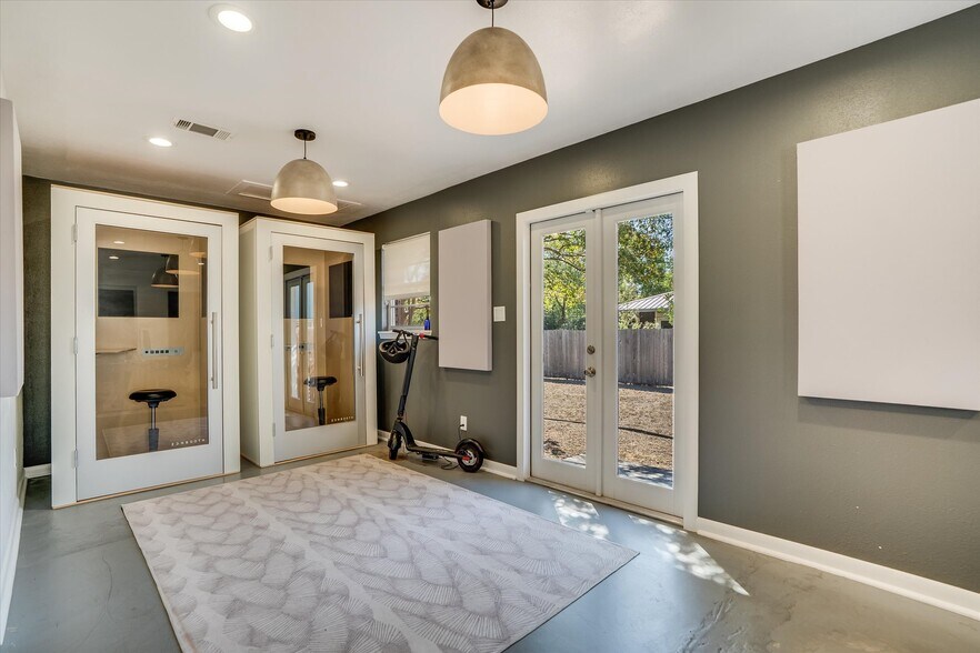 More Photos Of 2117 Shoalmont Dr, Austin Office Residential For Sale