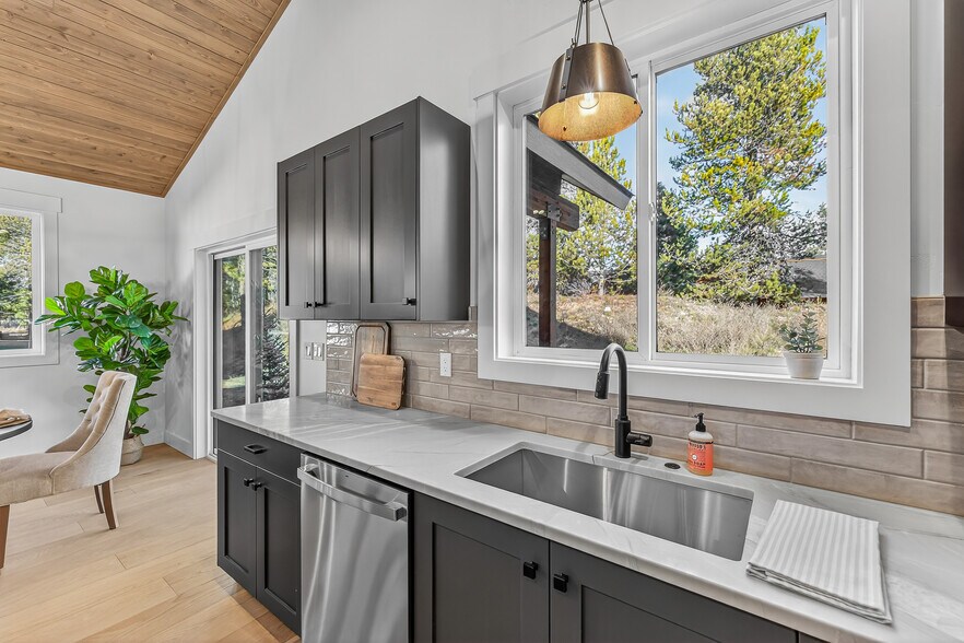 More Photos Of 101, 103, 105 Bighorn Court, Mccall Specialty For Sale