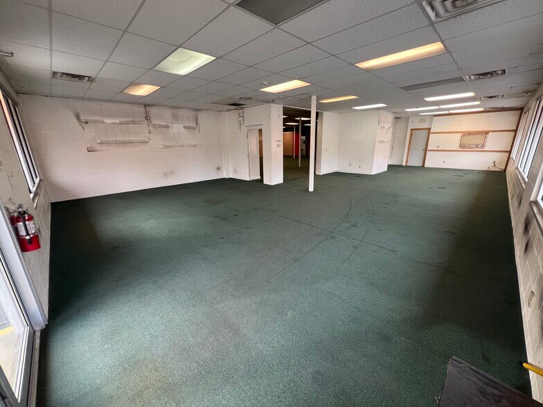 More Photos Of 1105 State Route 125, Amelia Freestanding For Lease