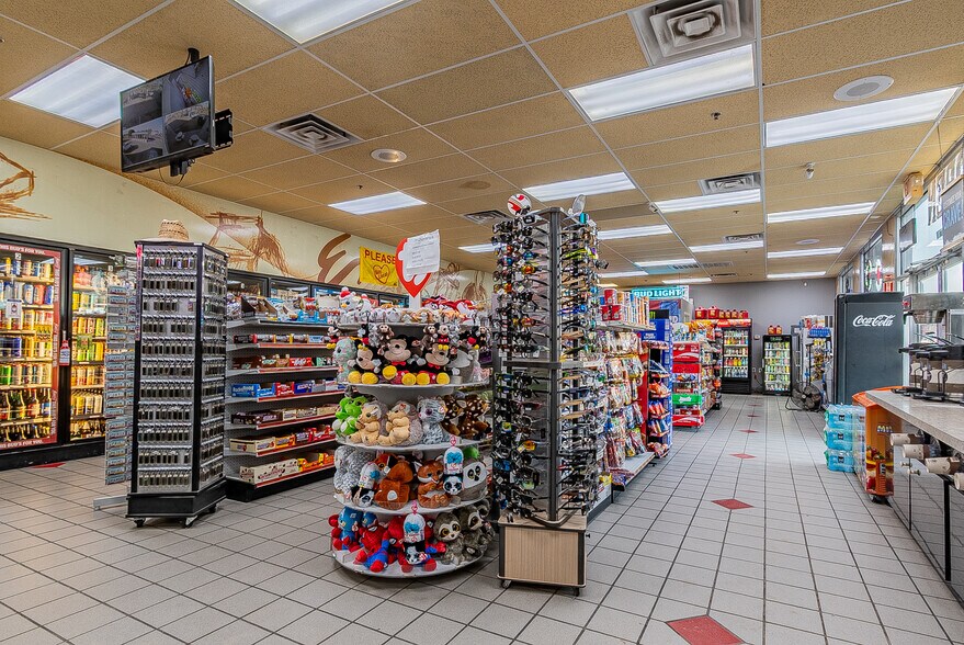 More Photos Of 611 E Main St, Somerton Service Station For Sale