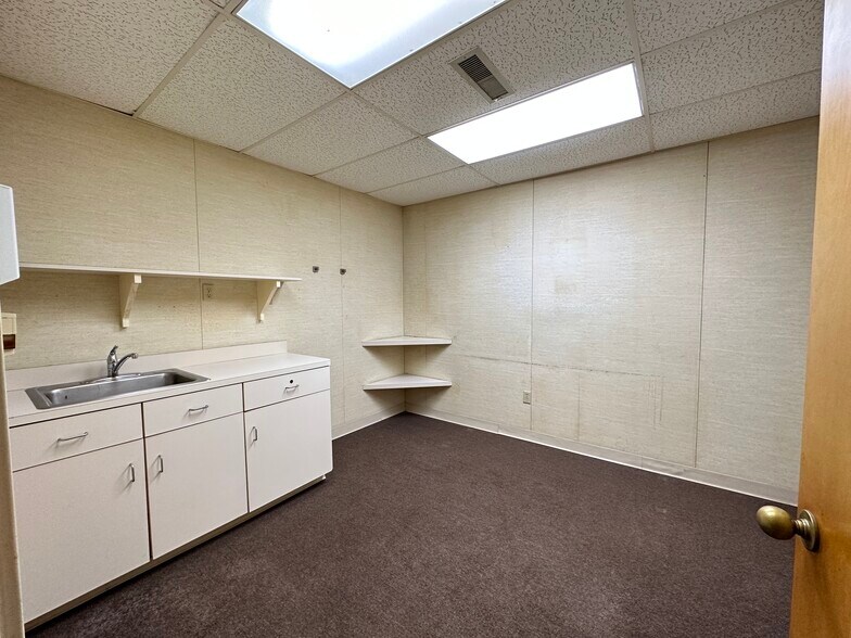 More Photos Of 2630 E Chestnut Ave, Vineland Medical For Sale