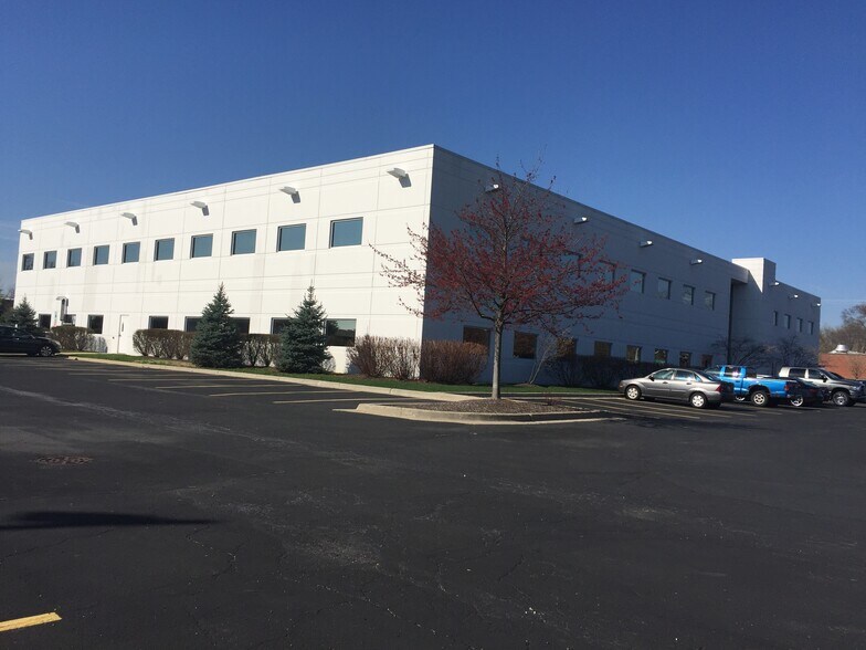 More Photos Of 1901 South St, Elgin Research And Development For Lease