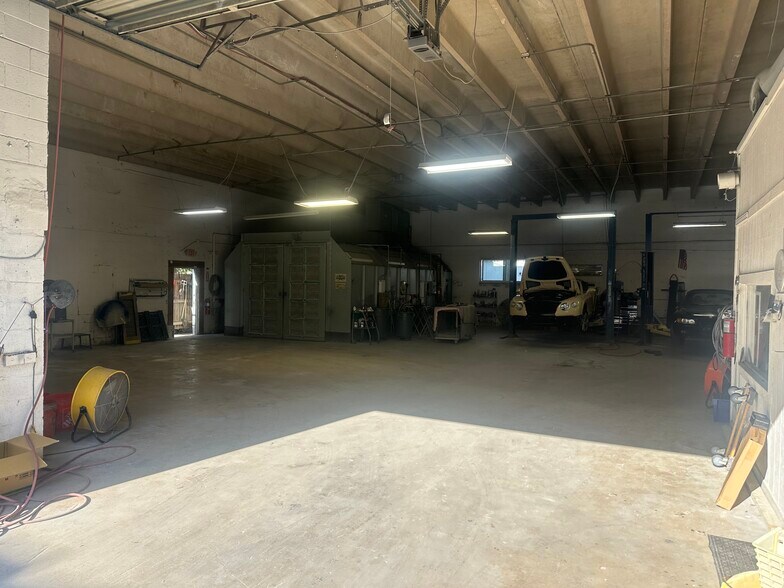 More Photos Of 170 NW 16th St, Boca Raton Warehouse For Sale