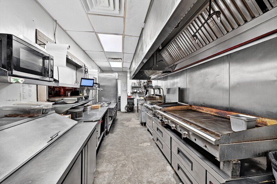 More Photos Of 301 N 1st St, Madill Restaurant For Sale
