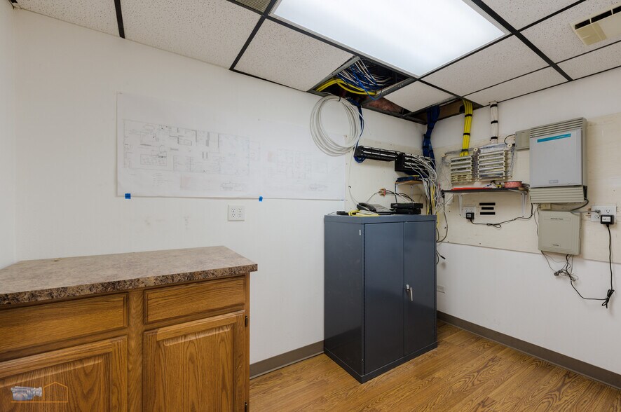 More Photos Of 1243 S Sherman Dr, Longmont Warehouse For Lease