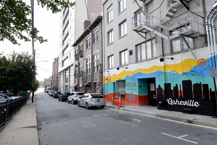 More Photos Of 72-74 Patton Ave, Asheville General Retail For Lease