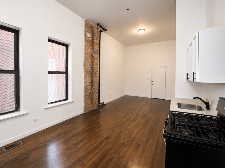 More Photos Of 8714 S Commercial Ave, Chicago Apartments For Sale