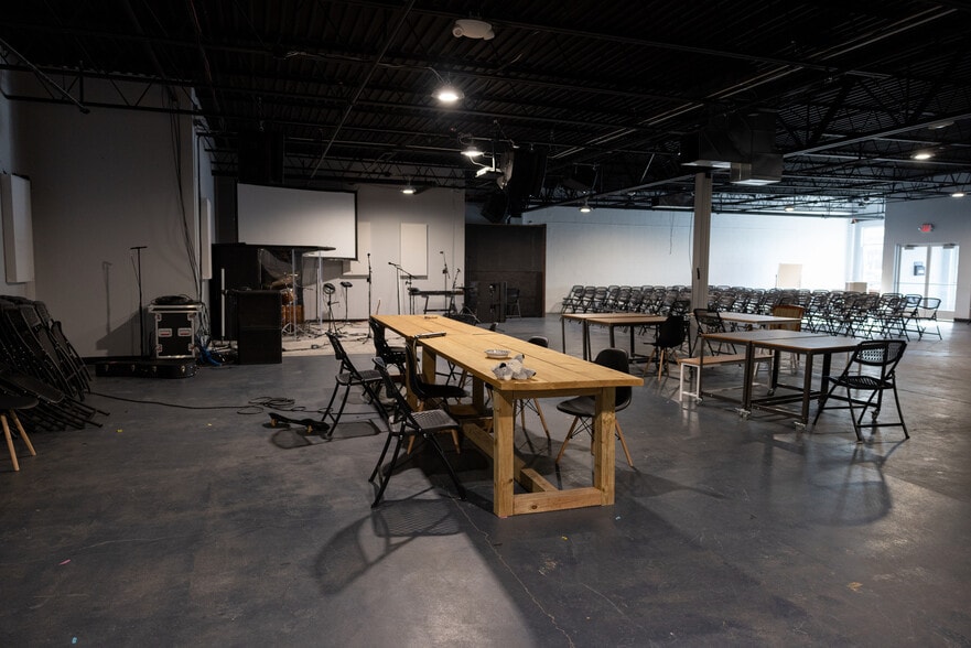More Photos Of 2807 Lake Michigan Dr NW, Grand Rapids General Retail For Lease