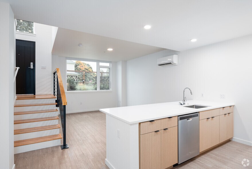 More Photos Of 2309 S Jackson St, Seattle Apartments For Lease