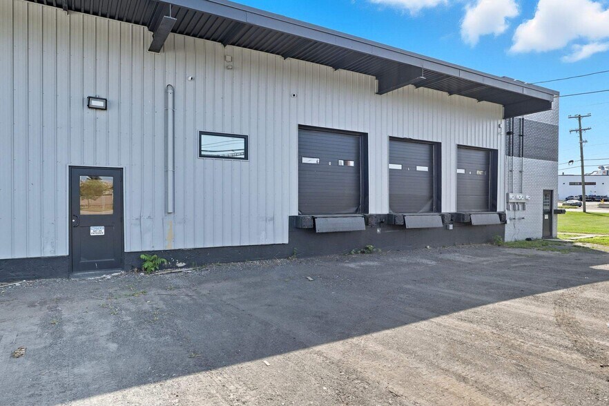 More Photos Of 864 Driving Park Ave, Rochester Warehouse For Sale