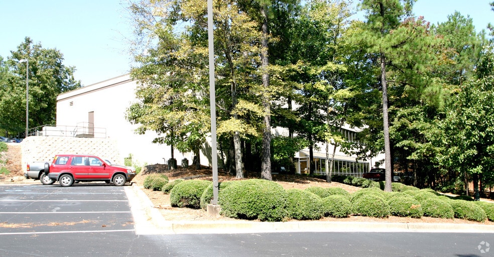 More Photos Of 218 Summit Pky, Birmingham Office For Lease