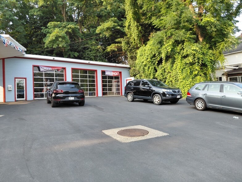 More Photos Of 7 Saratoga Ave, Ballston Spa Auto Repair For Sale