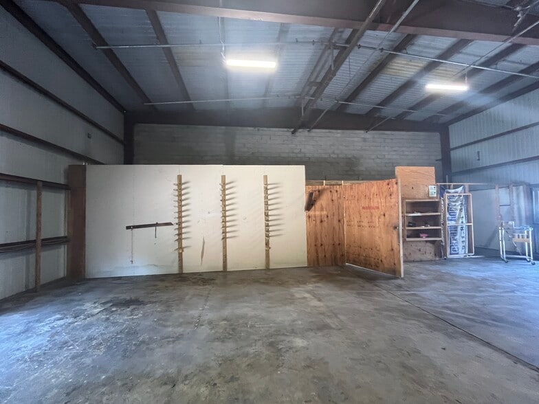 More Photos Of 2585 4th St, Fort Myers Warehouse For Sale