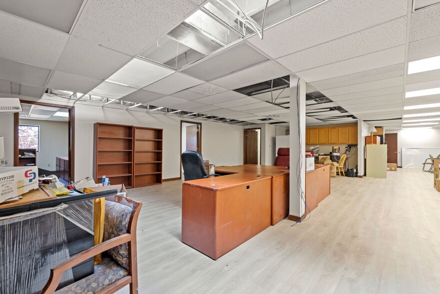 More Photos Of 6000 Fashion Blvd, Salt Lake City Office For Sale