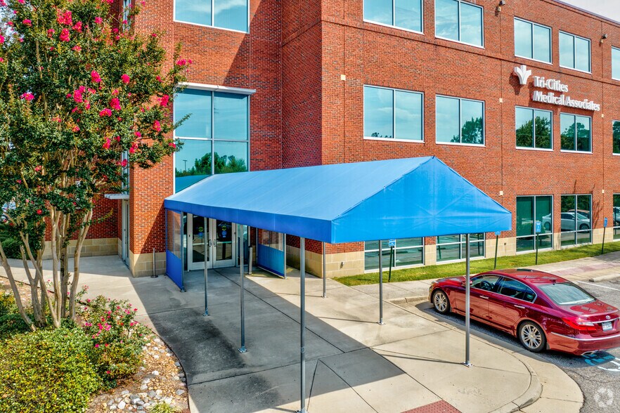 More Photos Of 1040 University Blvd, Portsmouth Office For Lease