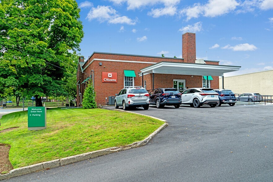 More Photos Of 4 Cocasset St, Foxborough Freestanding For Sale