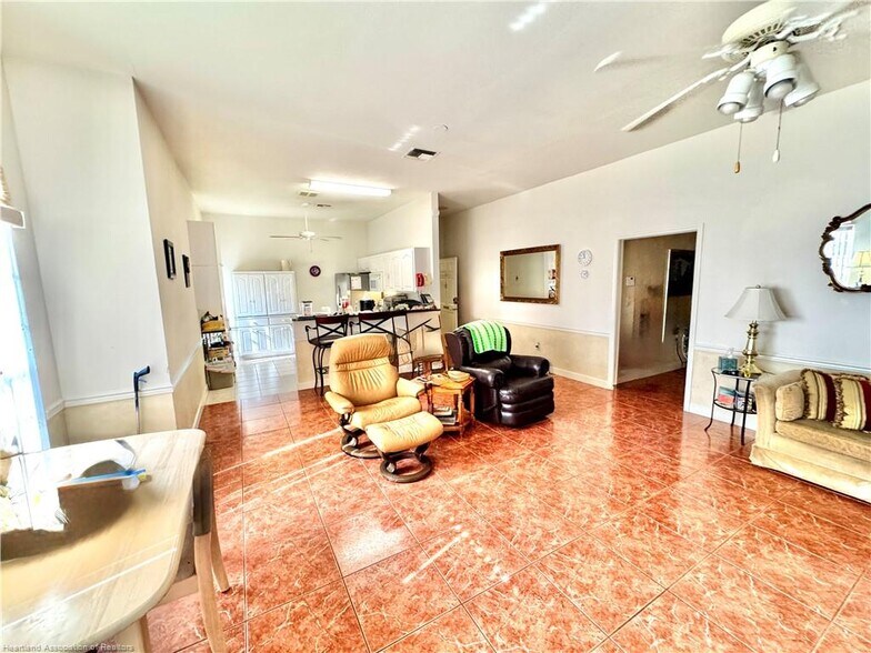 More Photos Of 2605 Bayview St, Sebring General Retail For Lease