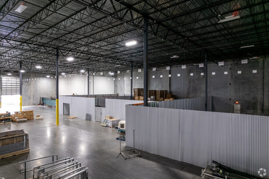 More Photos Of 10565 Red Bluff Rd, Pasadena Distribution For Lease