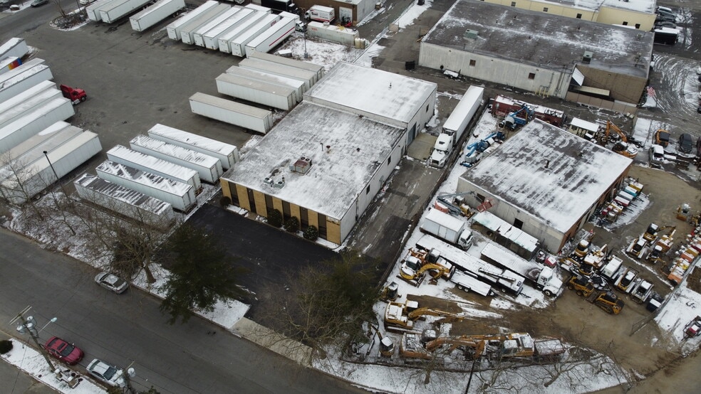 More Photos Of 250 N Fehr Way, Bay Shore Manufacturing For Sale
